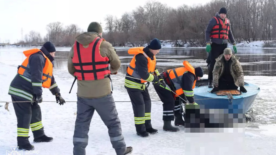 На Дніпропетровщині двоє чоловіків провалилися під лід – одного врятував підліток, інший зник