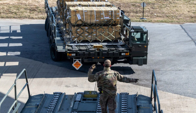 Офіційного рішення про скасування військової допомоги США Україні не було, – The Economist