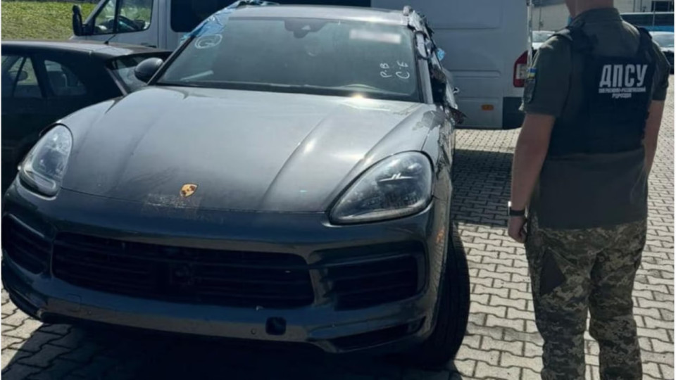 У Львові чоловік намагався ввезти Porsche під виглядом гуманітарки для ЗСУ – що вирішив суд