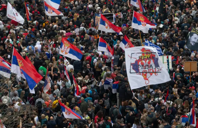 У Сербії з новою силою спалахнули масштабні протести проти уряду, фото і відео