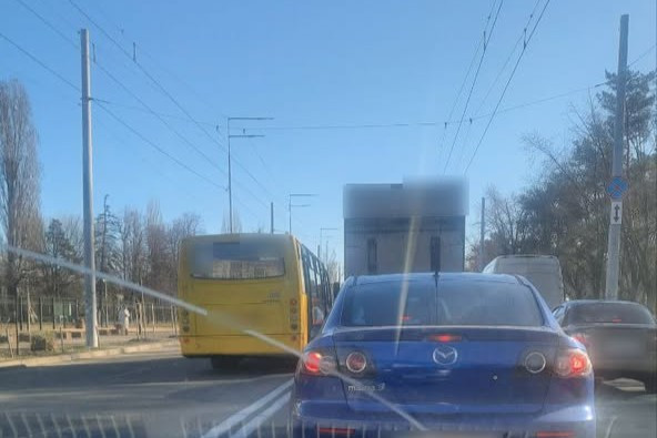 У Києві оштрафували водія маршрутки, про порушення ПДР якого «гуділи» соцмережі