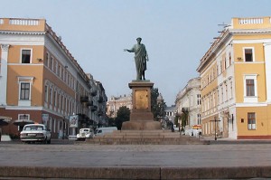 Одесский окружной админсуд разрешил театральное представление в центре города