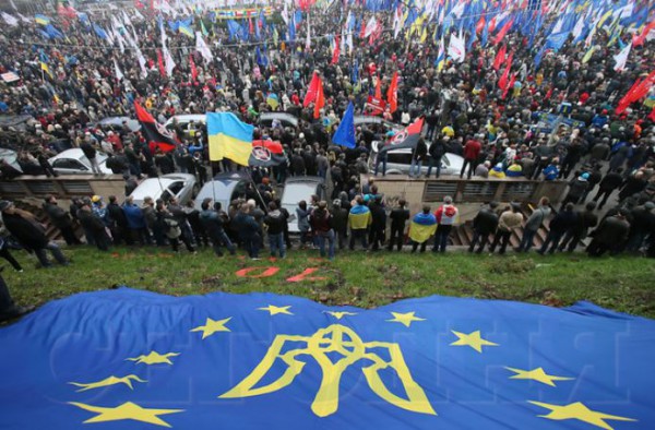 В Польше проводят мирные акции в поддержку евромайдана. ВИДЕО