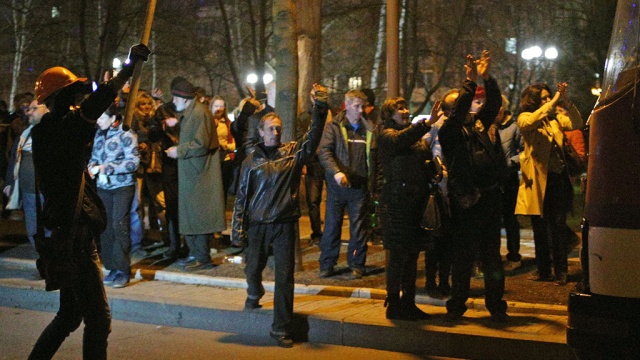 В Мариуполе во время атаки сепаратистами воинской части погибли 3 человека