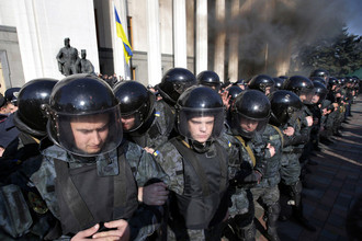 Милиционер задержан за участие в беспорядках возле ВР