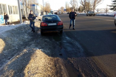 Конфликт между водителем Mitsubishi и таксистом закончился стрельбой