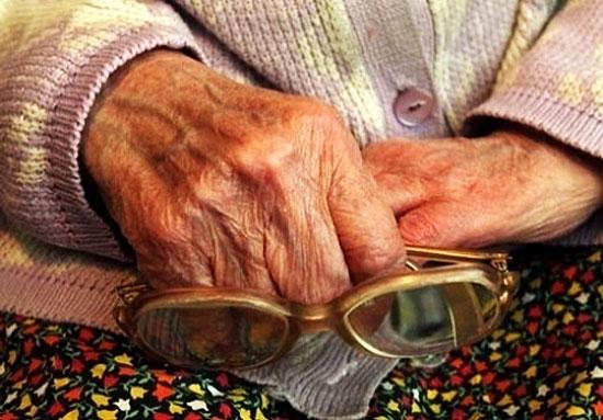 В России 71-летнюю пенсионерку суд приговорил к штрафу за избиение гинеколога