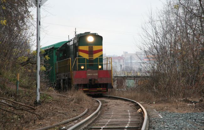 Поезд в Мариуполе насмерть сбил женщину