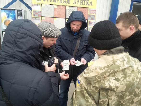 Начальника пенитенциарного заведения Черниговской области задержали на взятке в 82 тыс. грн.