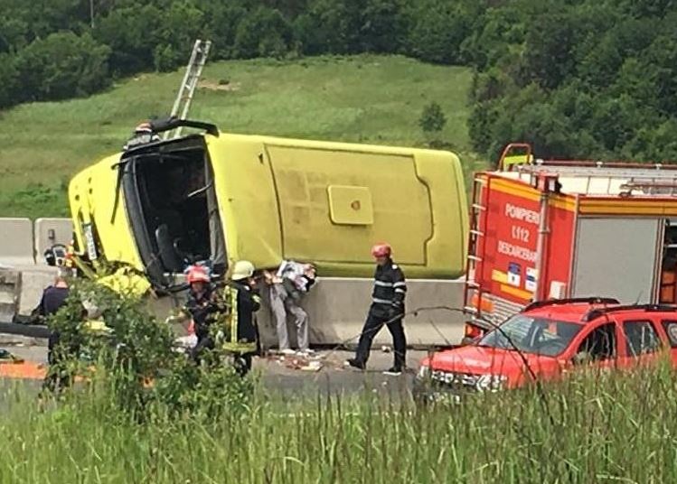 В Румынии перевернулся автобус с детьми, есть погибшие