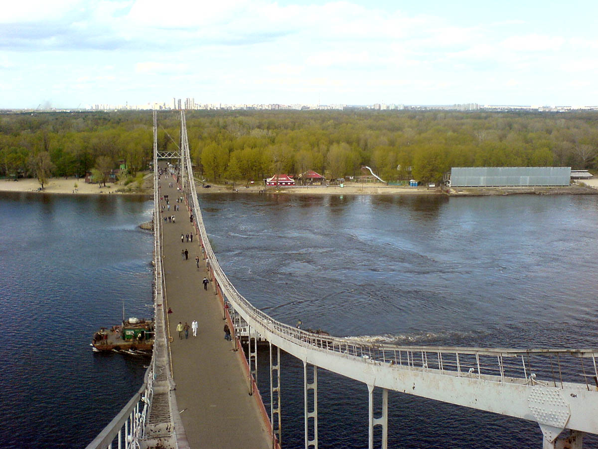 На Трухановом острове в Киеве пожар