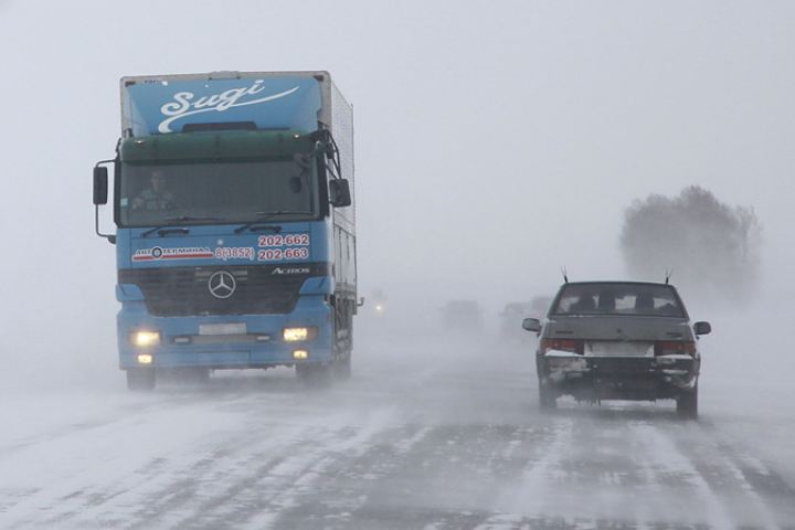 Из-за непогоды будет ограничено движение грузовиков в трех областях