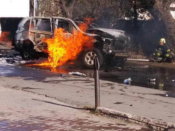 В центре Мариуполя взорвали полковника СБУ: опубликованы фото